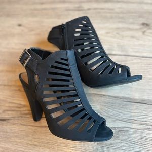 Soda Stack Heel Sandals, size 6